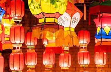 湖南洪江古商城被稱作“中華商業(yè)故宮”,晚上靠燈光秀鮮活了起來